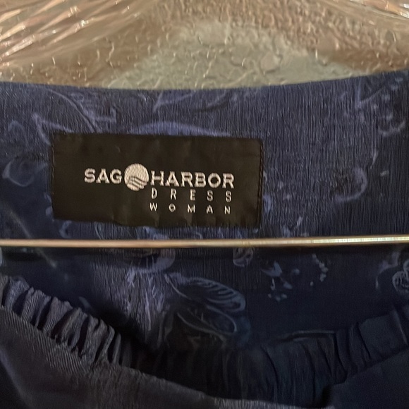 Sag harbor pantsuit - professional, stylish, yet still comfortable! - Picture 2 of 4